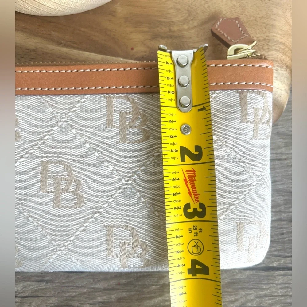 Dooney & Bourke stylish dooney